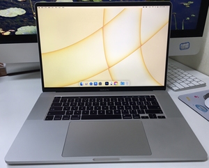 2019款苹果笔记本 16寸Macbook pro  标配