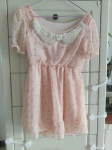 阿依莲水粉色碎花雪纺短款连衣裙，s码，基本全新，买来就穿了一