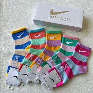 休闲彩袜Nike耐克冬季新款袜子女彩色短筒中筒纯棉运动篮球袜