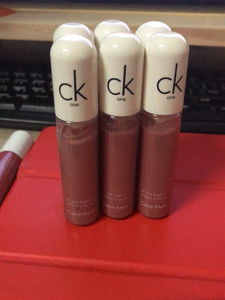 ck彩妆，裸色唇釉，810色号，仅6支，特价出。每只55元。