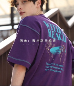 蓝紫色明线拼接日本潮牌6RAGEBLUE男士字母图案涂鸦短袖