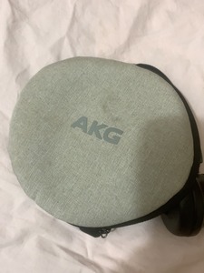 AKGy45bt蓝牙耳机，正常使用，无配伴，品相完美，不退不