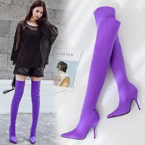 紫色长靴，37码，没穿过，本来打算改装成cosplay鞋子，