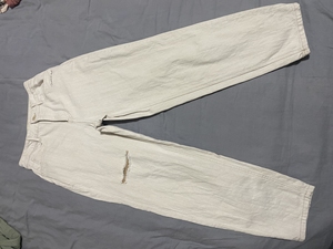 太平鸟白色破洞牛仔裤，老爹裤，穿过两次，腰围66cm，品牌剪