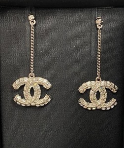 Chanel 双面水钻耳环，19年5月香港购买，非常闪，仅佩