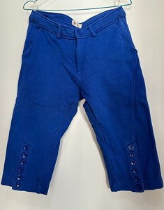 红英五分裤靴裤，材质都是纯棉，一条宝蓝色针织面料，尺码M。一