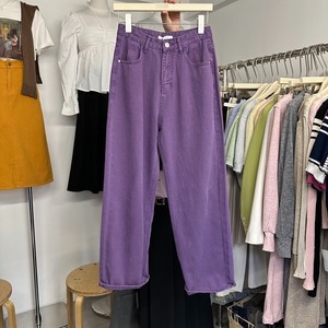 转卖今年超火的紫色牛仔宽松直筒裤，颜色偏深紫色，裤子料子也比