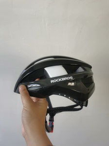 【处理】洛克兄弟骑行头盔带尾灯充电发光自行车头盔山地公路安全