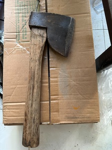 二唐刃物工坊斧头钩斧、老破旧、比一般斧头重一倍、什么工艺不清