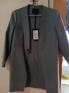 西纳维思全新100%羊毛大衣有吊牌S （阔版 可穿至110）