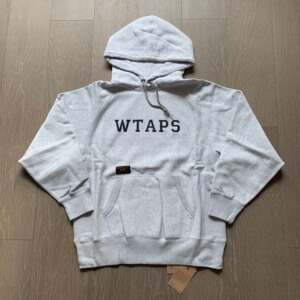 收两件wtaps 17aw灰色 和17ss酒红色卫衣，两件都