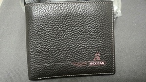 出Mexican品牌的男士钱包，颜色为黑色，款式为短款钱包。