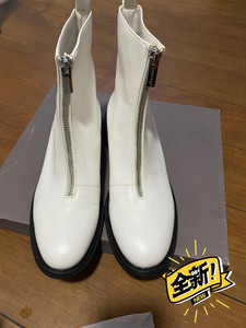 全新小Ck白色短靴，鞋码39，鞋跟约3厘米，正品专柜货，搭配