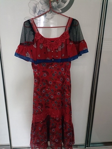 米可芭娜红色碎花连衣裙，全新（带吊牌），160M码，115斤