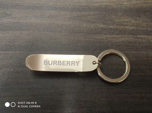 Burberry/博柏利滑板车钥匙扣，金色的，轮子会动的哦，