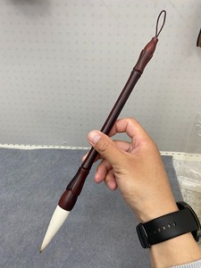 80年代毛笔特价出，名贵紫檀木笔杆，精品兼毫笔头，孤品毛笔，