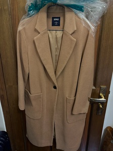 Spao长款呢子西服大衣，韩国买的，很暖和，除了夏天其它季节