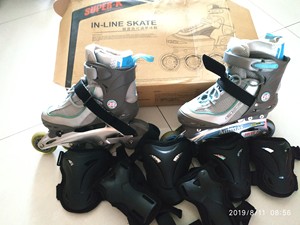 狮普高轮滑装备，包括32-35码（4档调节）轮滑鞋，护具免费