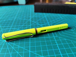 Lamy 凌美 钢笔 2013年限定款 荧光黄 ef笔尖