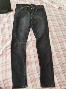 Levi's女生牛仔裤，高弹，28码，实物裤子很新，出闲置