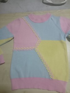 去年给女儿买的巴布班纳毛衣，今年穿上小了，现便宜出售。