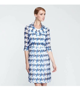 慕托丽品牌女风衣，专柜正品，二件套，白色连衣裙内搭，外蓝色风