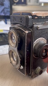 80年代丹东照相机厂生产的牡丹牌照相机，盒子都在，保存完整。
