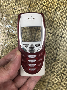 诺基亚8310外壳出售一个诺基亚8310手机红色面壳➕按键，