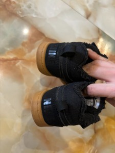 儿童耐克空军系列加绒鞋，当时在正弘城耐克店购买，忘了多少钱了
