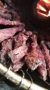 内蒙古特产碳烤牛肉干，纯内蒙古草原牛没有任何添加剂。