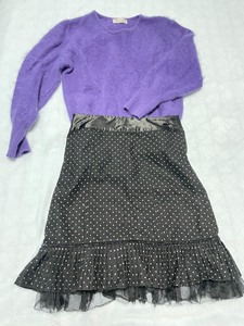 紫色兔毛毛衣  黑色波点裙