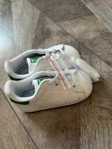 断货难求 出Adidas阿迪达斯婴儿鞋 绿尾三叶草