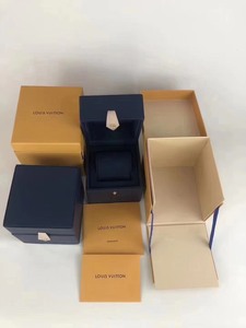 表盒 LV手表收纳盒 手表包装盒 带有礼袋说明书全套齐全 可