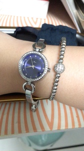 韩国品牌Clue手链型碎钻手表，95新