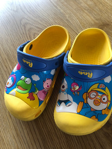 Crocs凉鞋韩国专柜购入 可爱的PORORO