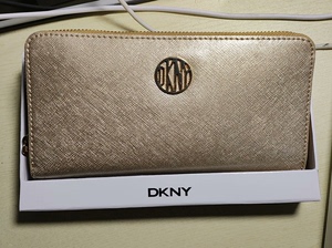 正品DKNY女士钱包 全新未使用 99包邮 诚心卖可大刀 欢