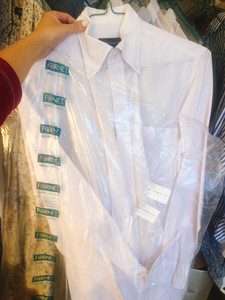 日本买的 商务人士衬衫三件 已送干洗店 一件55、三件150