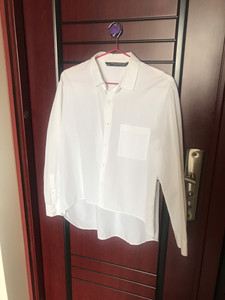 zara 女士休闲白衬衫L 码 纯棉，前短后长的设计，九新
