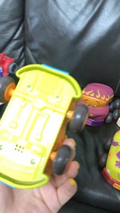 小泰克触动赛车 b.toys回力软车 一起收 100包顺丰