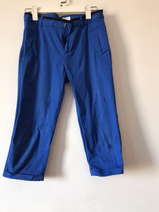 金苑家的裤子，七分裤，很有气质的宝蓝色，纯棉的料子，小码，适