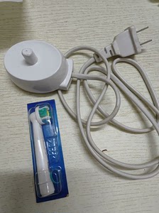 朗博 欧乐b电动牙刷插座加一支刷头，牙刷杆不知道被我放哪了，