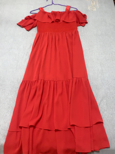 only160尺码红色长裙，仅旅游穿了一次，全新全新，专柜还