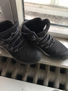 Adidas 阿迪达斯 罗斯系列经典篮球鞋 包裹性好，大底防