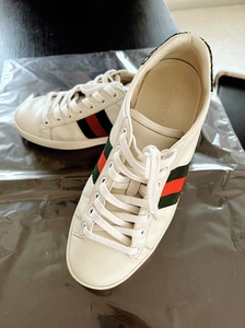 CUCCI小羊皮经典款小白鞋，7成新，在香港4500购置，现