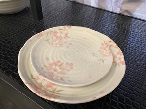 日本进口浪漫樱花陶瓷盘子骨瓷平盘日式餐具家用甜点寿司碟子菜盘