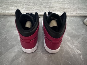 NIKE耐克AJ1 Air Jordan 1 Mid黑红小禁