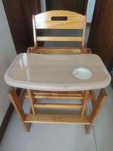 荟智实木儿童餐椅，可做学习桌