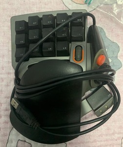 贝尔金+n52+雷蛇诺斯魔舰前身，单手左手游戏键盘鼠标，US