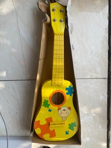 可可西里21寸圆贝吉他，外包装破损，不影响玩，小店任选两件包