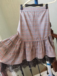 韩国代购格子蕾丝边半身裙，腰围31-40，裙长74.裙子造型